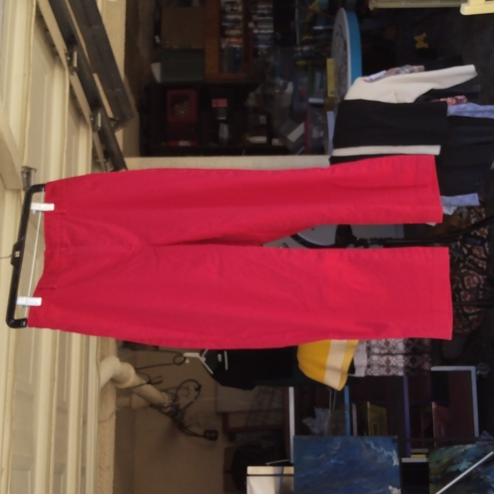 Paraphrase red capris Size 10